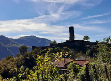 Castello Di Comano