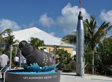 turks-and-caicos-islands/cockburn-town/landmark/splashdown-grand-turk