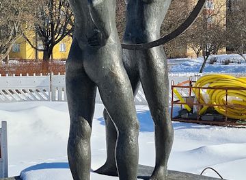 finland/tampere/landmark/sister-city-sculpture