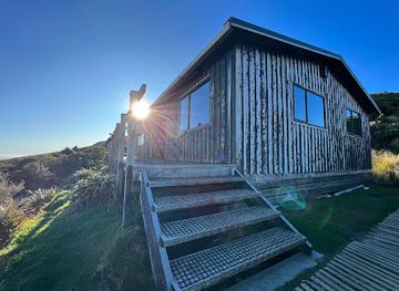 new-zealand/taranaki/landmark/pouakai-hut