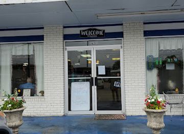 alabama/dothan/landmark/charlotte-s-restaurant