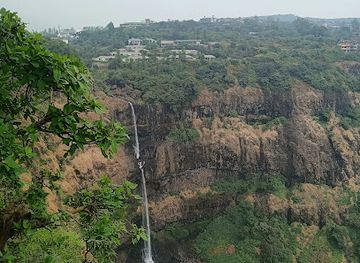 india/mahabaleshwar/landmark/lingamala-waterfall-min