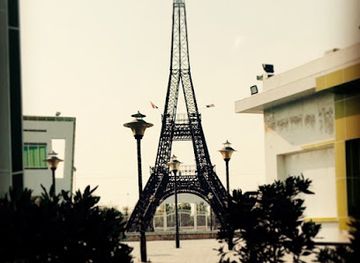 iraq/basra-region/landmark/julphar-park