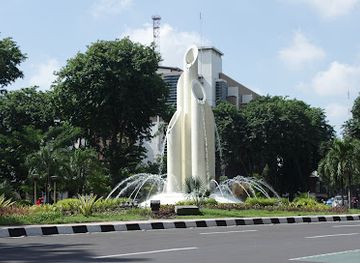 indonesia/surabaya/gubeng/landmark/monumen-bambu-runcing