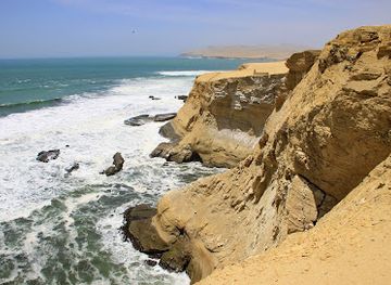 peru/paracas-national-reserve/landmark/paracas-peninsula