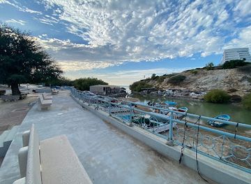 oman/muscat/qurum/landmark/qurum-fishing-hut