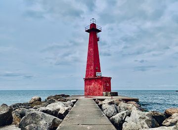 michigan/muskegon/landmark/muskegon-south-breakwater-light