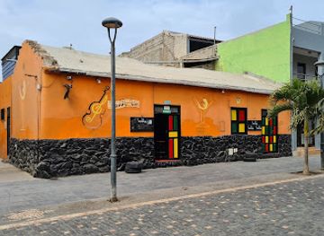 cabo-verde/santa-maria/landmark/buddy-bar