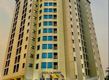 cameroon/douala/bonapriso/landmark/hotel-la-falaise-bonapriso