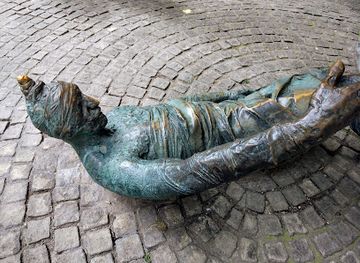 hungary/budapest/jewish-quarter/landmark/carl-lutz-memorial