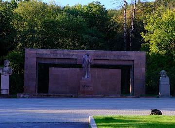 moldova/balti-county/landmark/vladimir-lenin-monument
