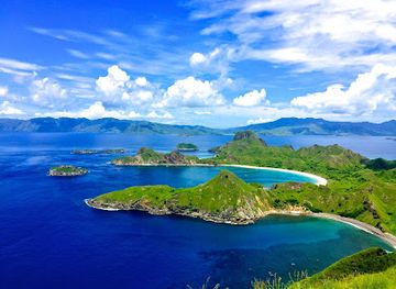indonesia/east-nusa-tenggara/landmark/maika-komodo-tour-diving-komodo-island-tours-komodo-boat-tours-scuba-dive-komodo