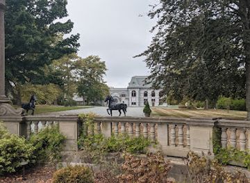 rhode-island/newport-cliff-walk/landmark/belcourt-of-newport