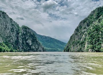 serbia/derdap-national-park/landmark/trinity-boat-tours