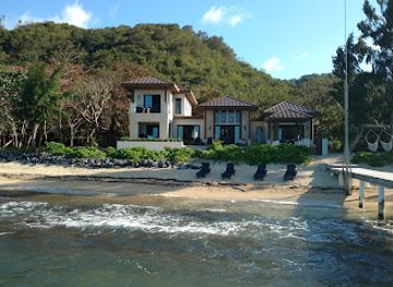 honduras/eastern-plains/landmark/camp-bay-beach