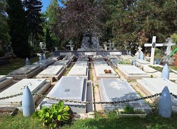 france/versailles/landmark/cimetiere-de-sainte-genevieve-des-bois