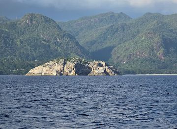 seychelles/ile-aux-vaches-marines/landmark/ile-aux-vaches