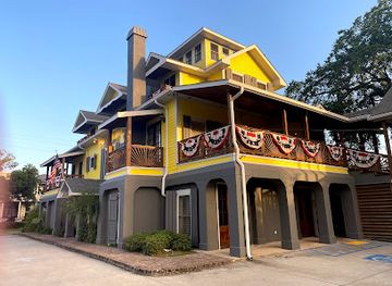 mississippi/gulfport/landmark/the-almanett-hotel-bistro-near-the-aquarium