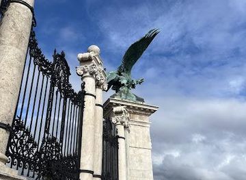 hungary/vac/landmark/turul-statue