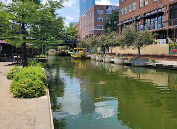 oklahoma/oklahoma-city/bricktown/landmark/bricktown-river-walk-park