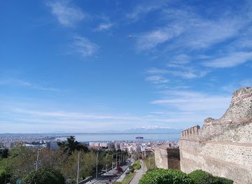 greece/thessaloniki/landmark/byzantine-walls-of-thessaloniki