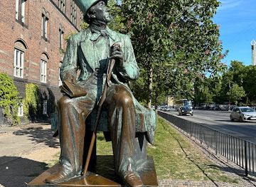 denmark/copenhagen/landmark/statue-of-andersen