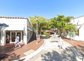 florida/miami/coconut-grove/landmark/christmas-tree-at-coconut-grove