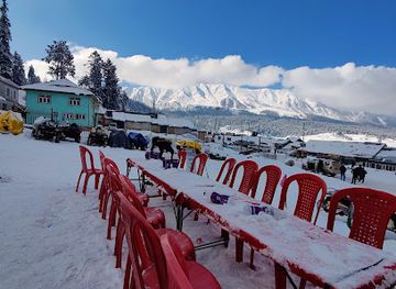 india/gulmarg/landmark/gulmarg-snowkings-the-best-ski-snowboard-school-ski-shop-in-gulmarg-ski-resort