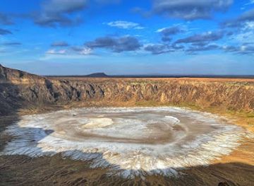 saudi-arabia/al-wahbah-crater/landmark/wabah-crater-visitor-center