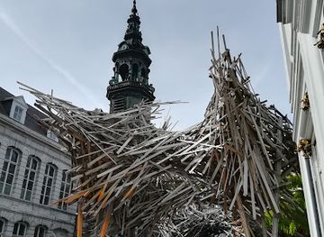 belgium/county-of-hainaut/landmark/porte-bonheur-de-la-cite-montoise