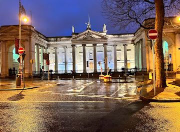 ireland/dublin/temple-bar/landmark/parliament-house