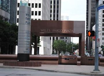 texas/the-woodlands/landmark/wells-fargo-plaza