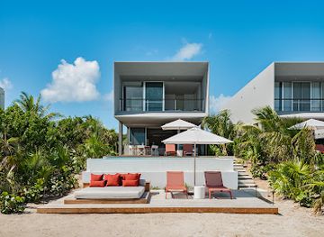 turks-and-caicos-islands/long-bay-beach/landmark/beach-enclave-long-bay