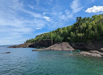 michigan/marquette/landmark/black-rocks