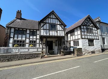 united-kingdom/merionethshire/attraction/nantclwyd-y-dre-historic-house-and-gardens-2