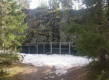 finland/ostrobothnia/landmark/wolf-cave