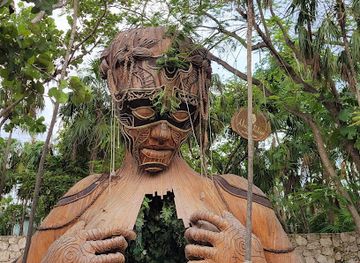 mexico/tulum/landmark/tulum-wooden-sculpture-daniel-popper