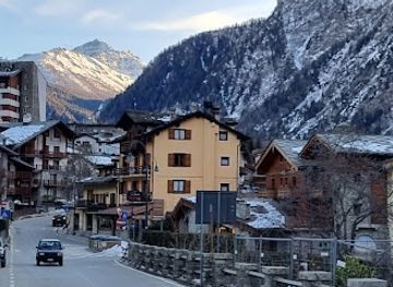 italy/courmayeur/landmark/mont-blanc-de-courmayeur