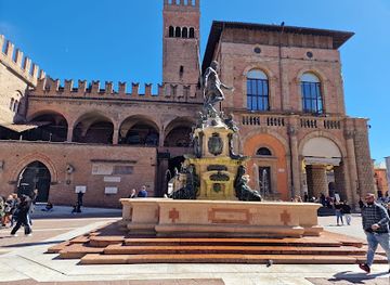 italy/bologna/landmark/torre-dell-arengo