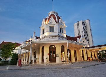 indonesia/surabaya/landmark/surabaya-youth-center