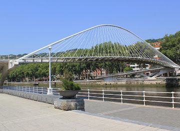 spain/bilbao/landmark/zubizuri