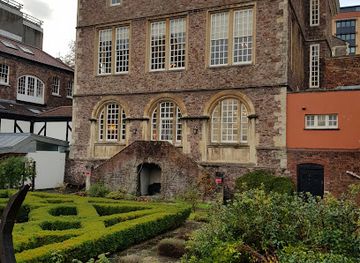 united-kingdom/bristol/bristol-city-centre/landmark/the-red-lodge-museum