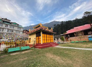 india/manali/landmark/manali-mall-market