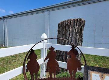 kansas/eastern-kansas/landmark/edwards-county-historical-museum-and-sod-house