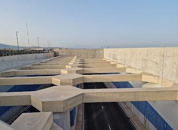 gibraltar/eastern-beach/landmark/aparcamiento