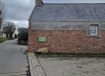 jersey/st-peter/landmark/island-centre-stone