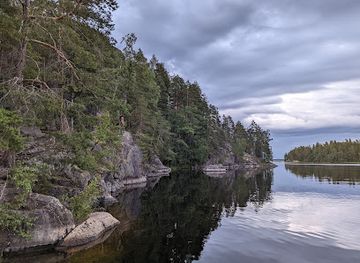 finland/lake-saimaa/landmark/astuvansalmi-rock-paintings
