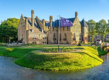 netherlands/ijsselmeer-polders/landmark/radboud-castle