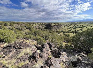 new-mexico/chihuahuan-desert/landmark/la-cieneguilla-petroglyphs