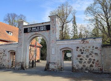 estonia/tartumaa/landmark/raadi-cemetery